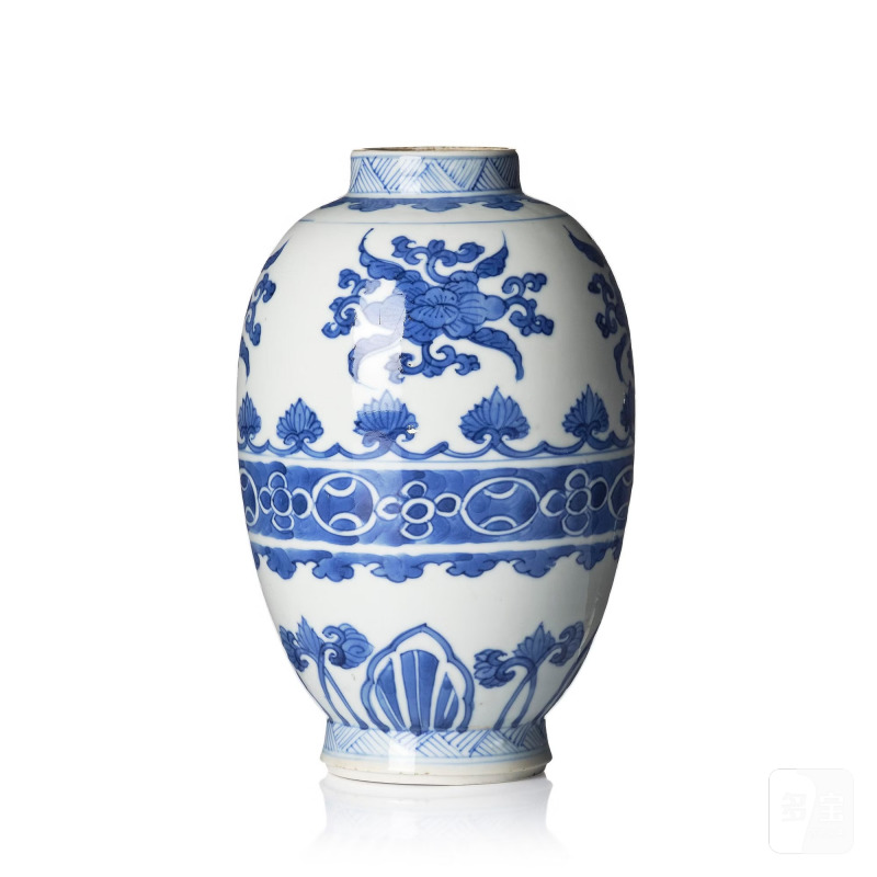 A blue and white 'floral' jar,